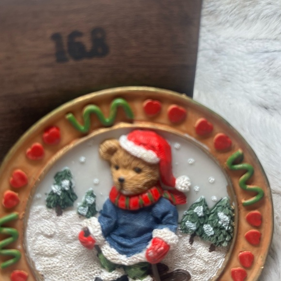 Vintage Christmas Bear Plate | Skiing Teddy Ornament | Holiday - Picture 5 of 5
